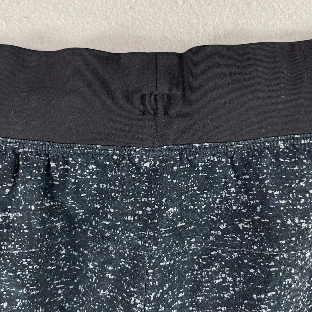 Lululemon T.H.E. Shorts Men's Large Black Speckled Mid-Rise Pockets Pull On Gym